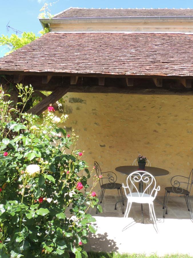 Ilot Bonheur Hotel Ury Buitenkant foto