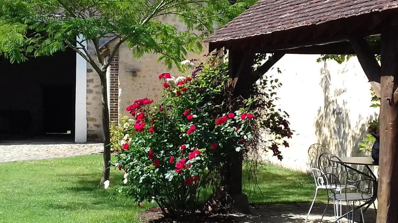 Ilot Bonheur Hotel Ury Buitenkant foto