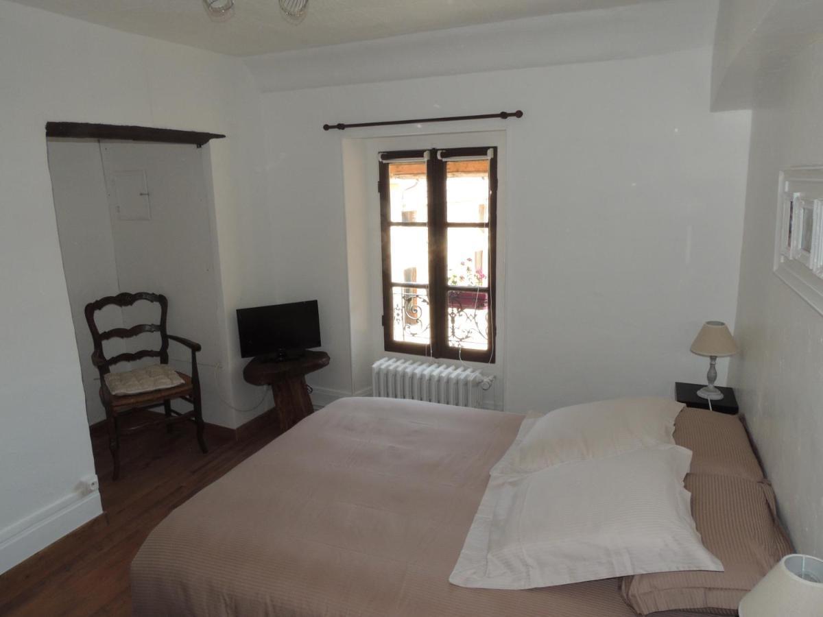 Ilot Bonheur Hotel Ury Buitenkant foto