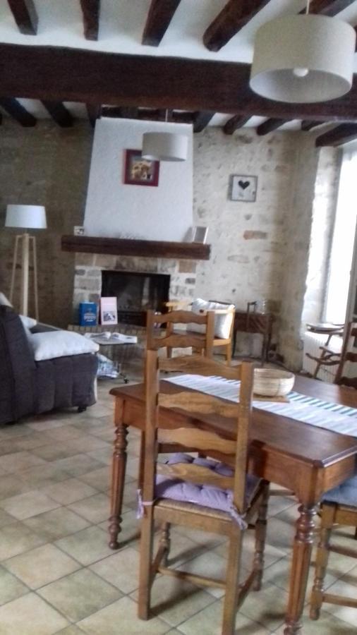 Ilot Bonheur Hotel Ury Buitenkant foto