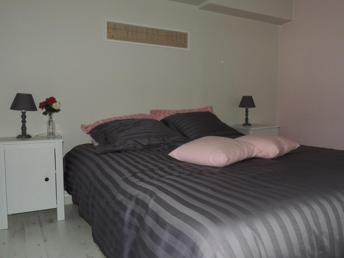 Ilot Bonheur Hotel Ury Buitenkant foto