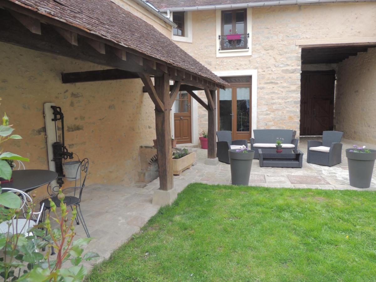 Ilot Bonheur Hotel Ury Buitenkant foto